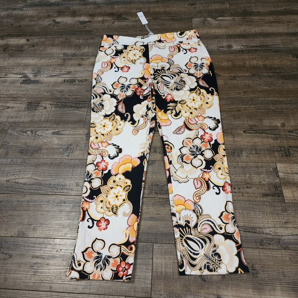 New with Tags Chicos pants size 1.5 (10) Floral Brigitte Slim Leg C
